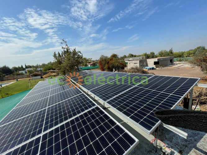 INSTALACIÒN OFF GRID DE 8KW, BATUCO